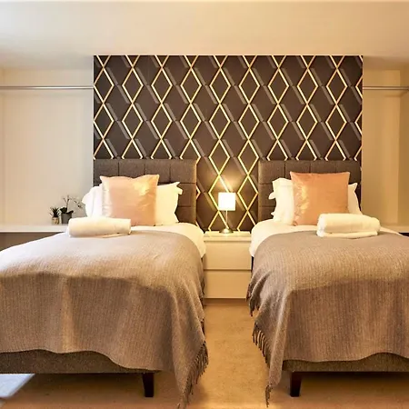 Meredith Way With Parking - Your Appartamento Bristol